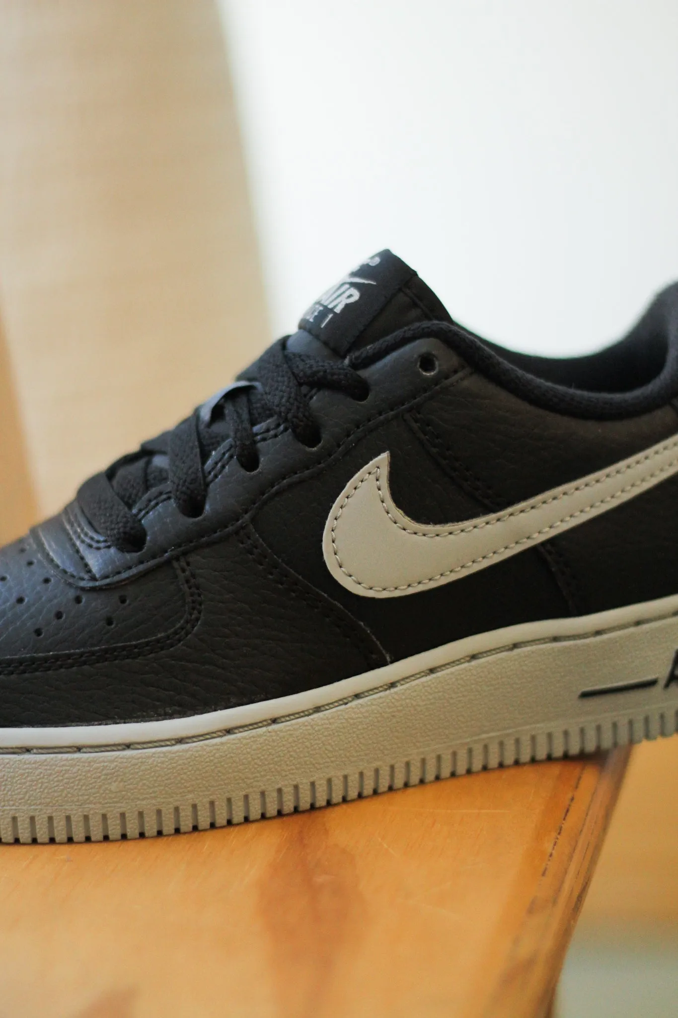 AIR FORCE 1 (GS) "BLACK/WOLF GREY"