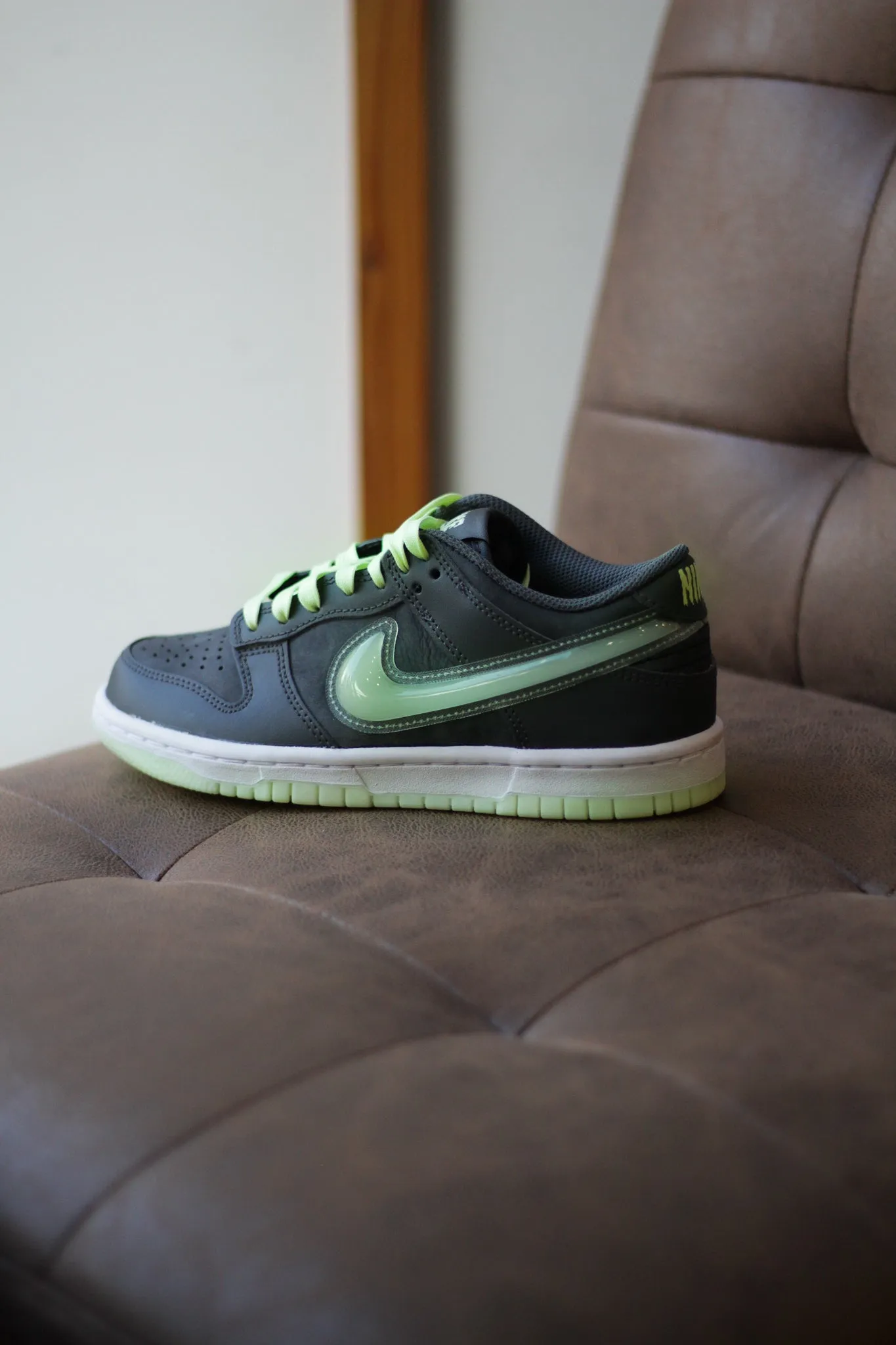 DUNK LOW (GS) "IRON GREY"