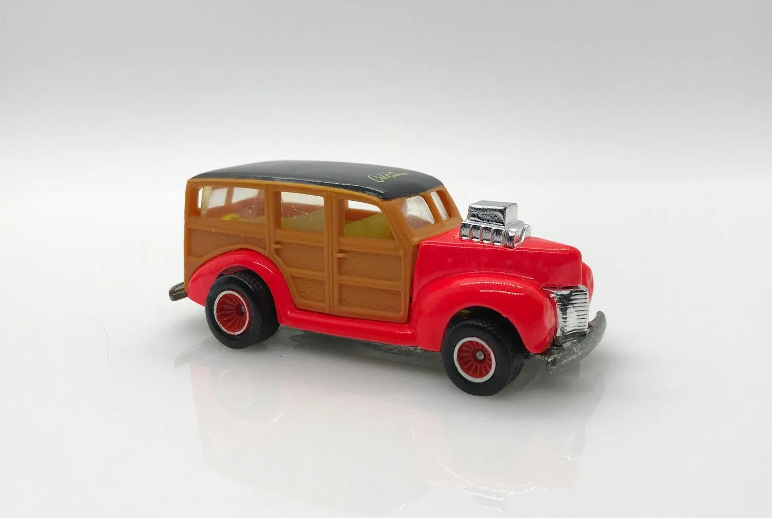 Hot Wheels '40 Hot Pink Woodie (1990)