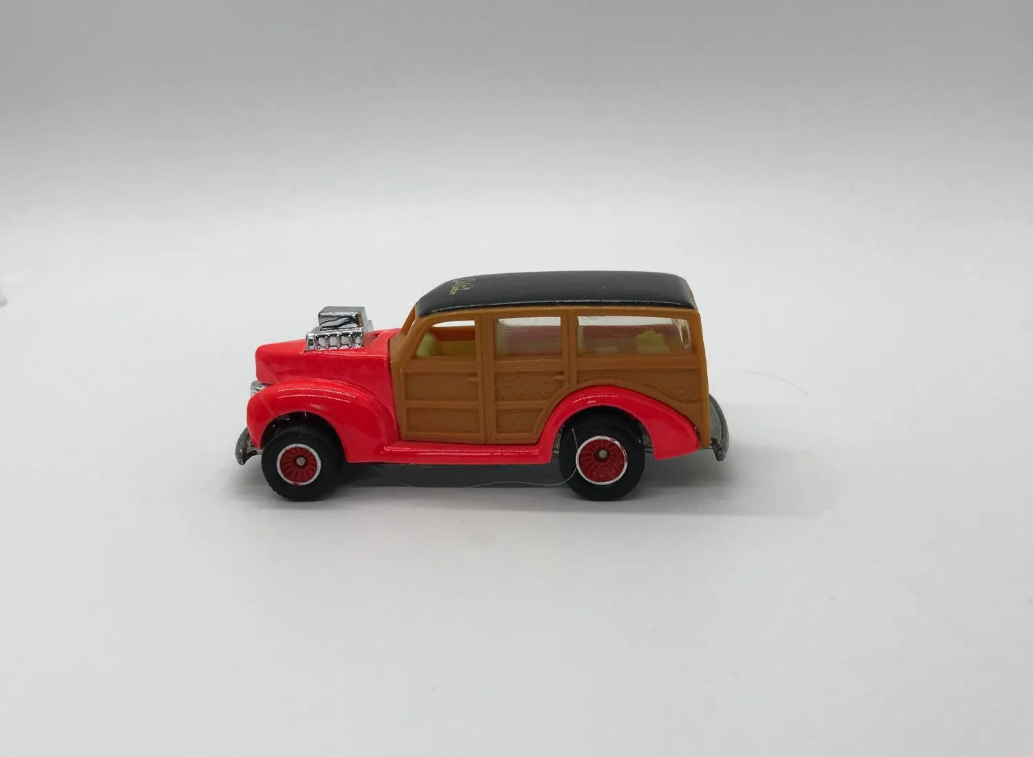 Hot Wheels '40 Hot Pink Woodie (1990)