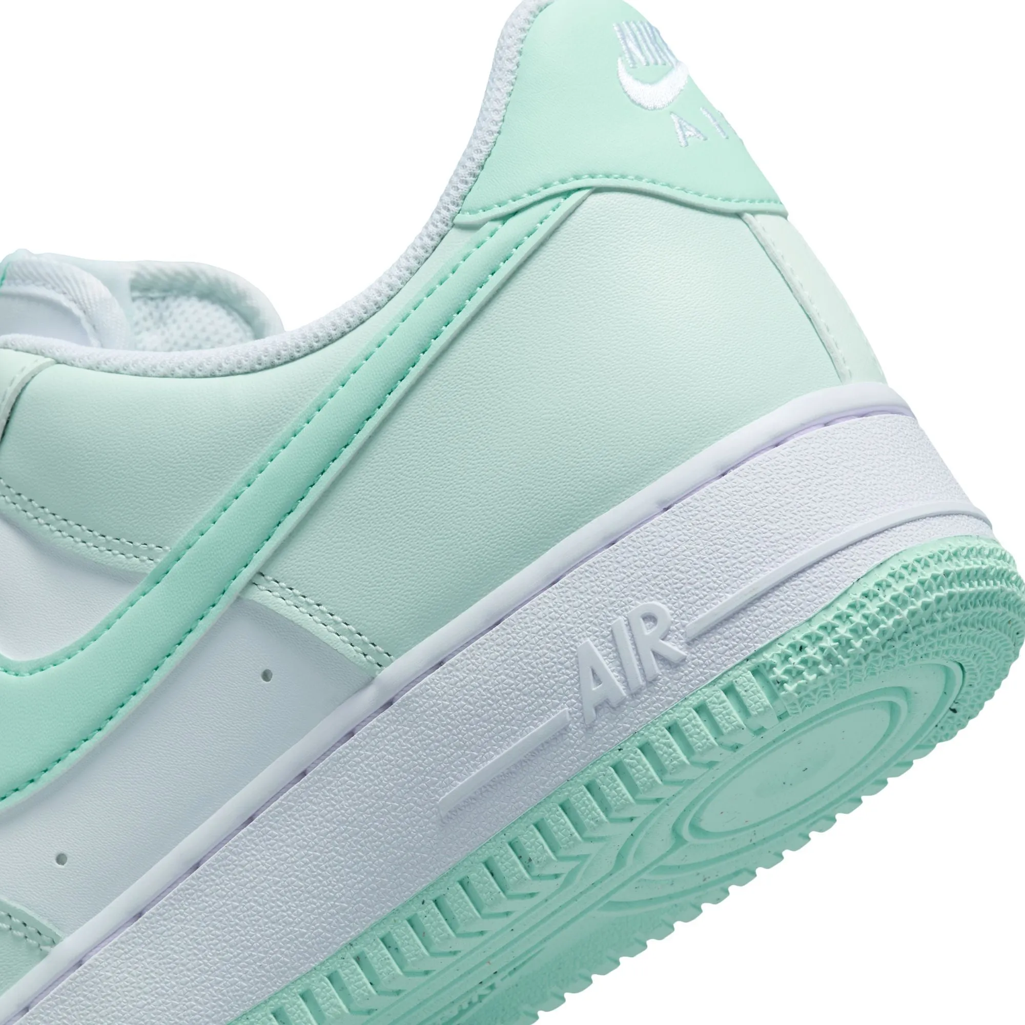 Men's Nike Air Force 1'07- BARELY GREEN/MINT FOAM-WHITE