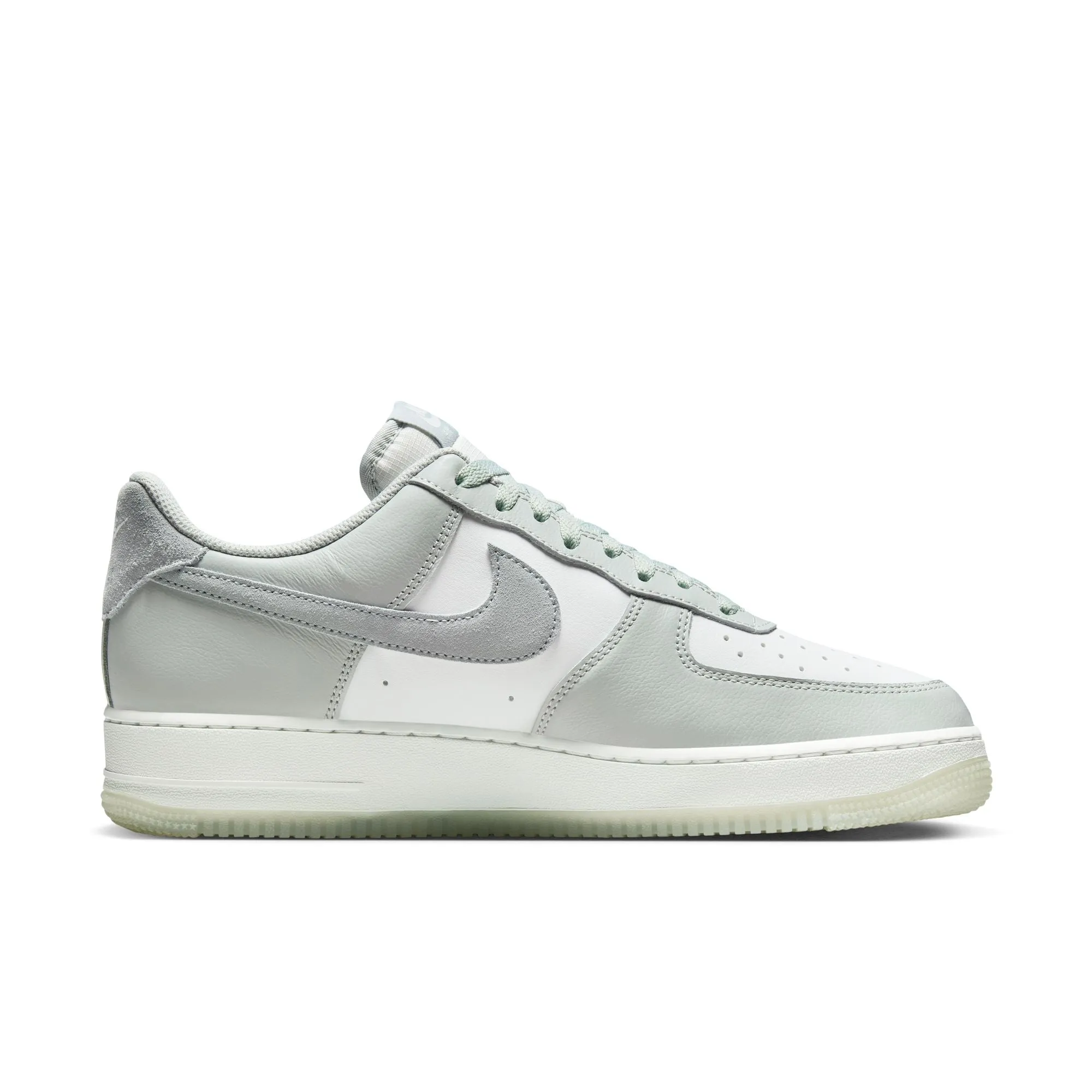 Nike Air Force 1 '07 LV8 (Light Silver/Light Pumice)