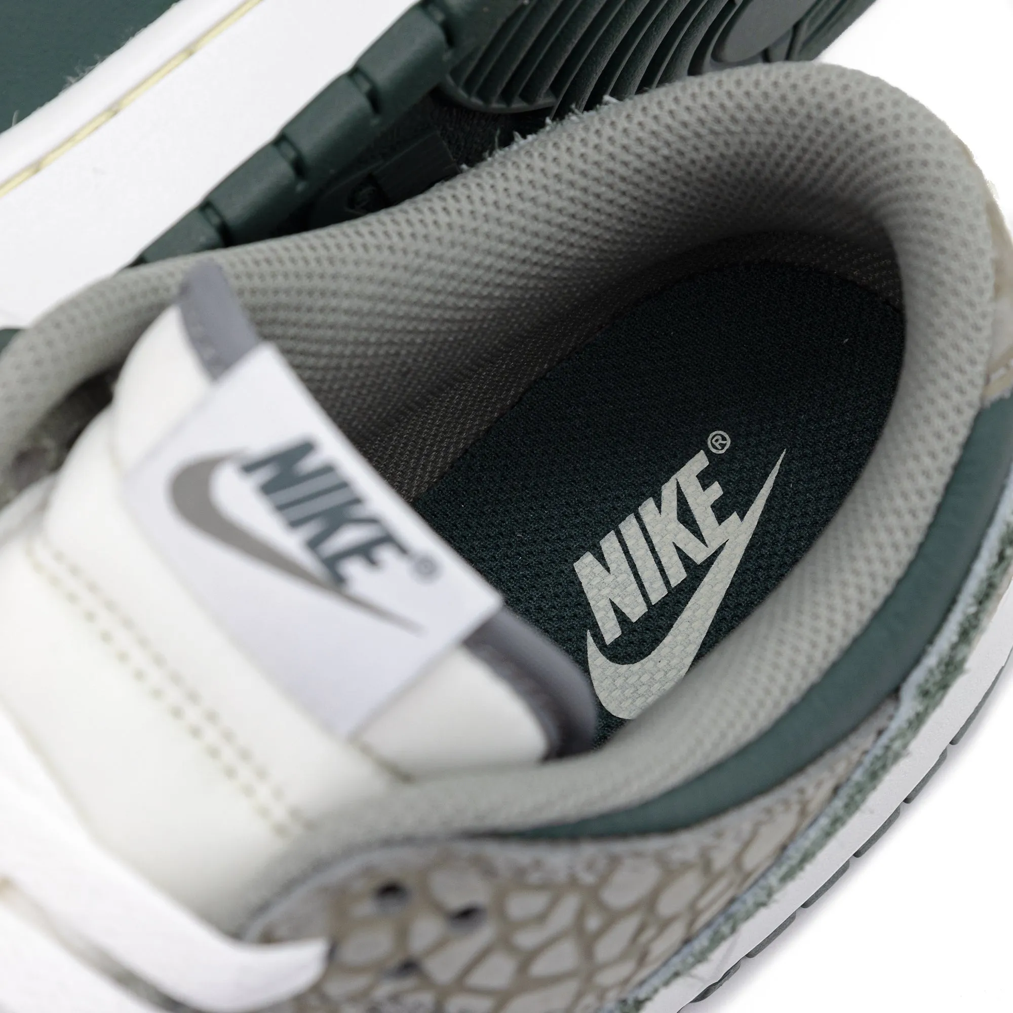 Nike Dunk Low Retro Premium Dark Stucco/Vintage Green/Summit White HF4878-053