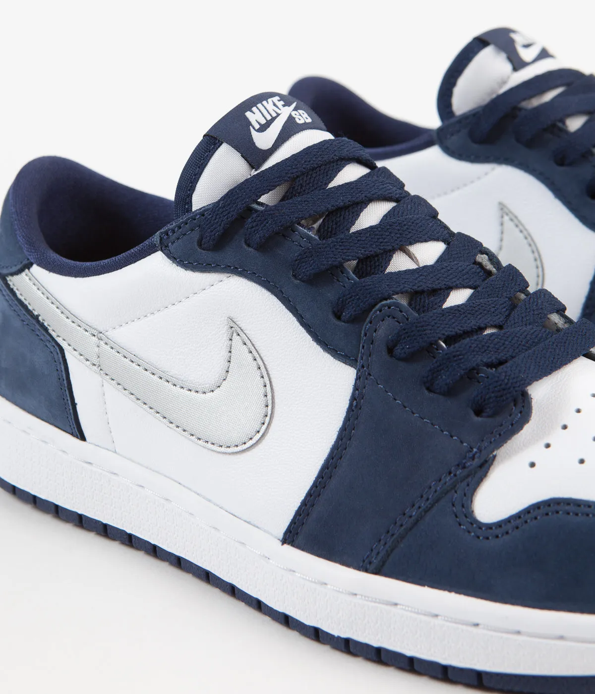 Nike SB Air Jordan 1 Low Shoes - Midnight Navy / Metallic Silver - White