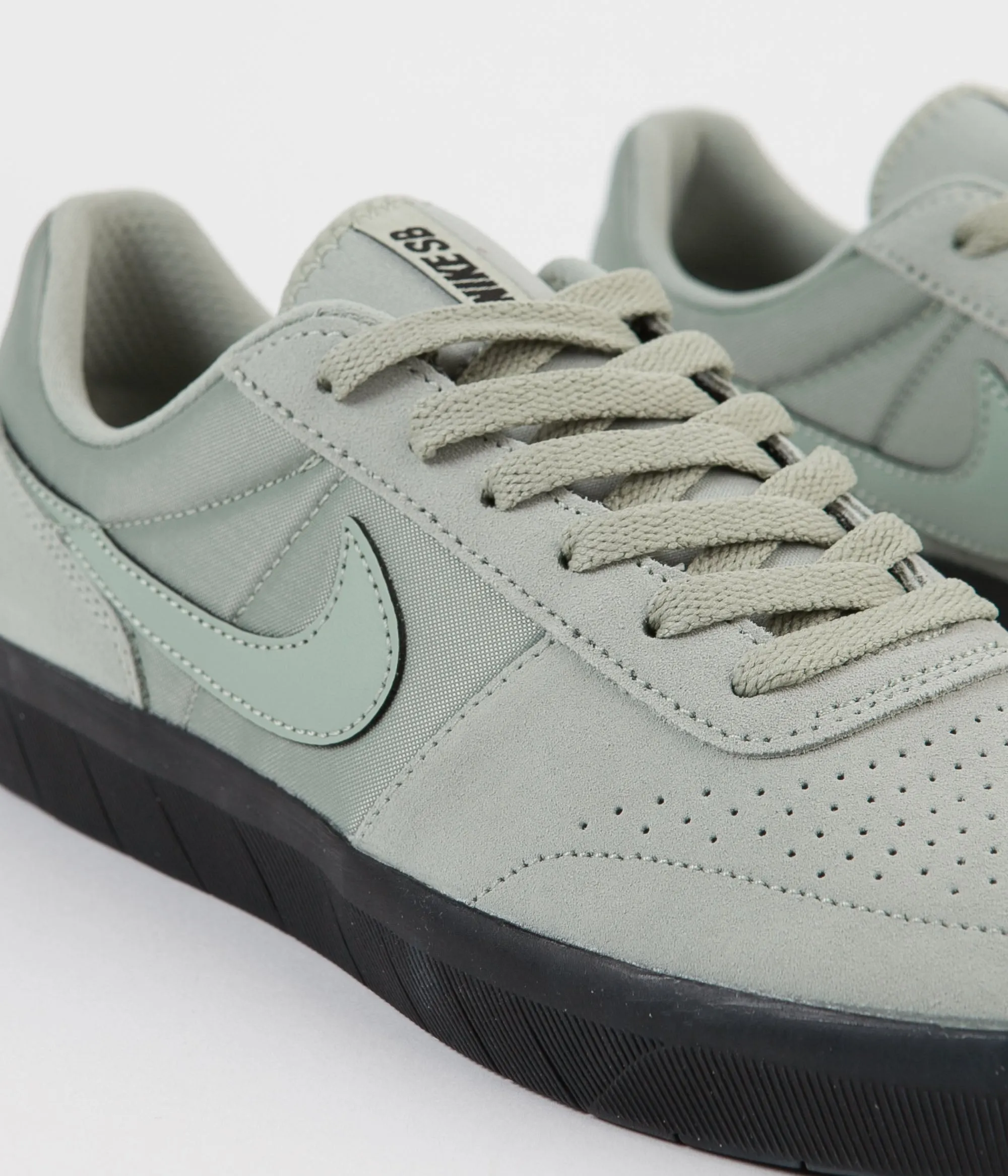 Nike SB Team Classic Shoes - Jade Horizon / Jade Horizon - Black