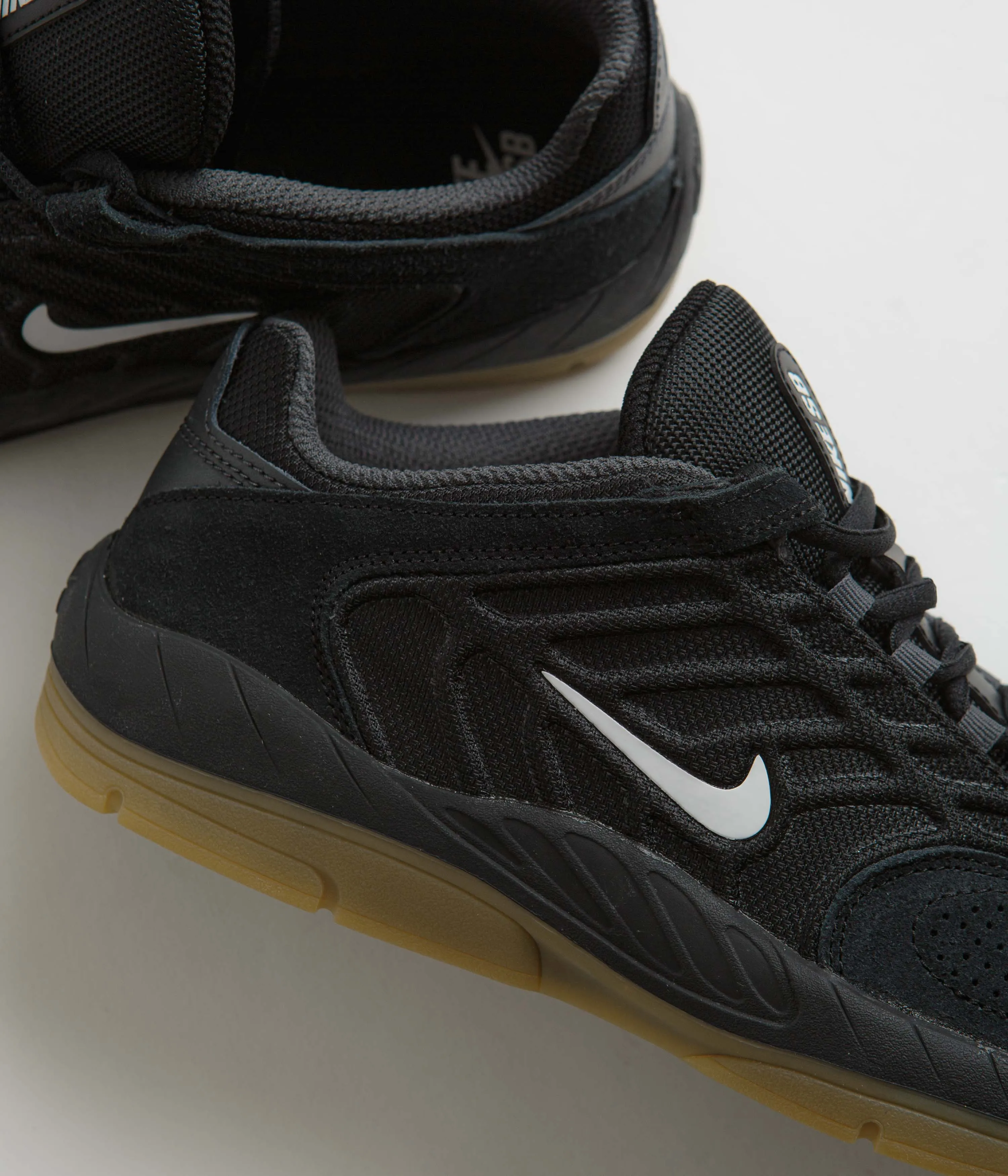 Nike SB Vertebrae Shoes - Black / Summit White - Anthracite - Black