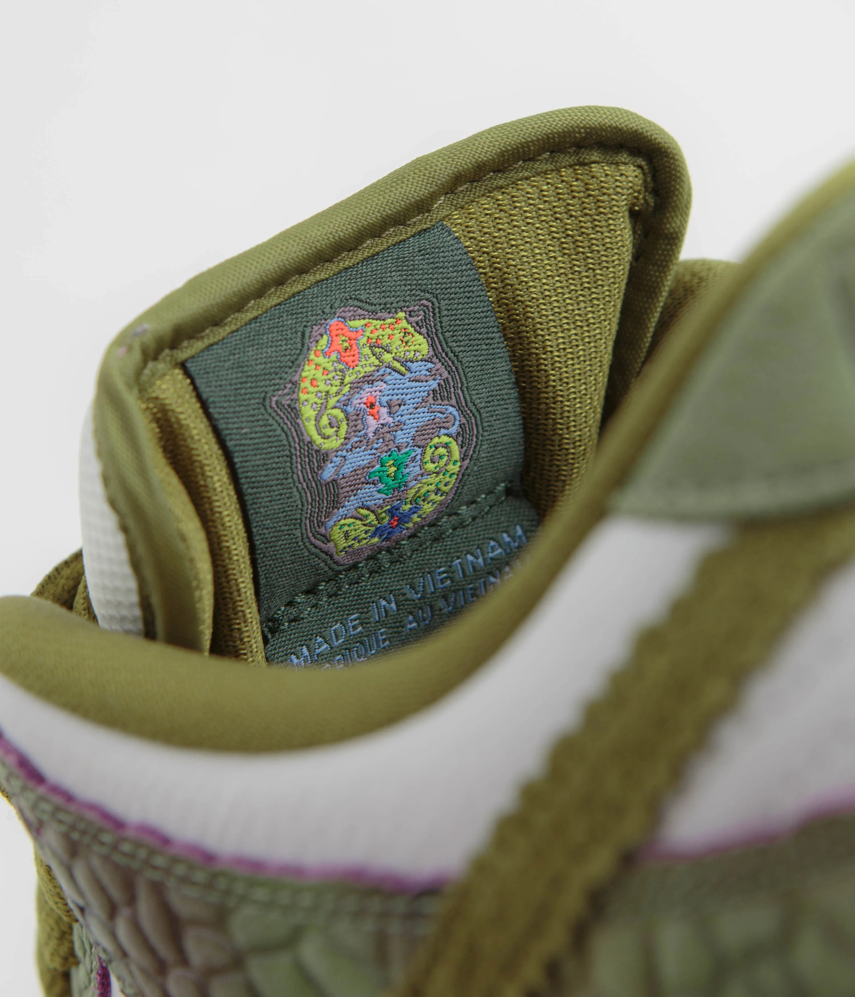 Nike SB x Alexis Sablone Dunk Low Pro 'Chameleon' Shoes - Oil Green / Desert Moss - White