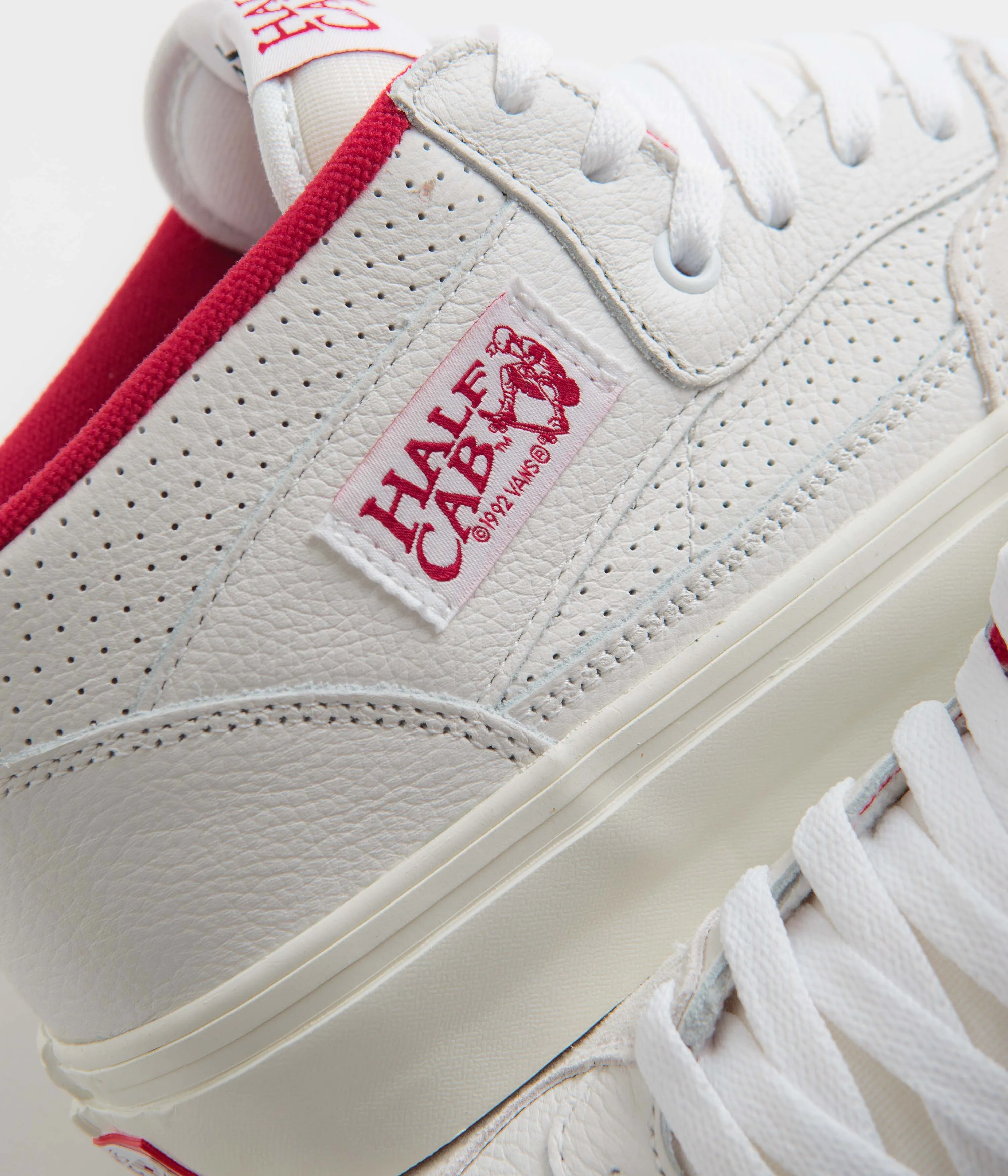 Vans Half Cab Shoes - Vintage Sport White / Red